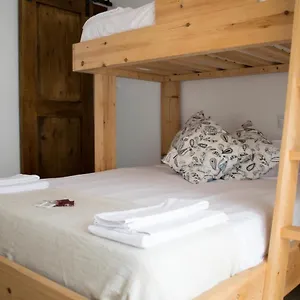 Latas Surf Inn Loredo